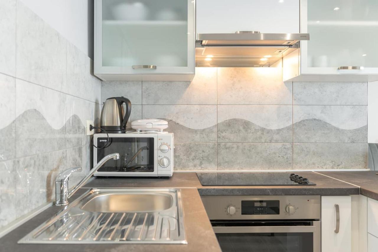 Ventula Apartment Mimice Exterior photo